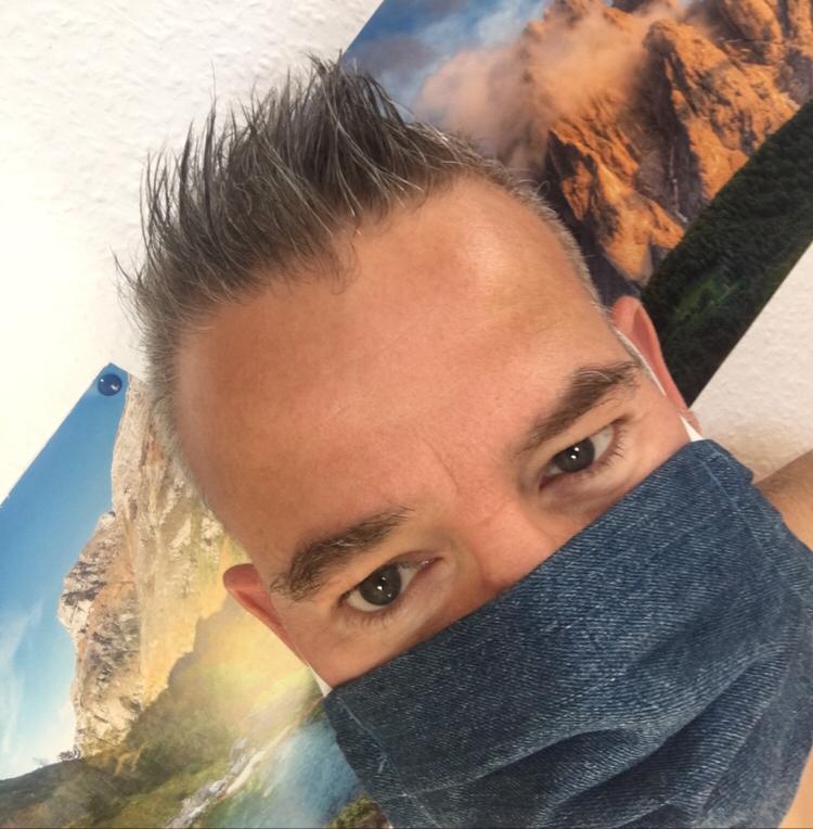 Schutzmaske blau schwarz